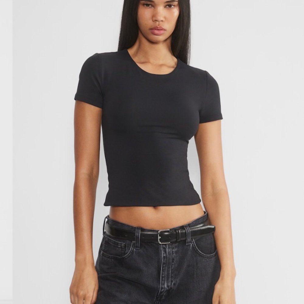 Aritzia Babaton Contour Crew T Shirt